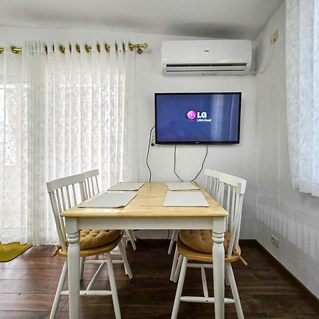 Lake Park 2Br Apartment Tirana Zewnętrze zdjęcie