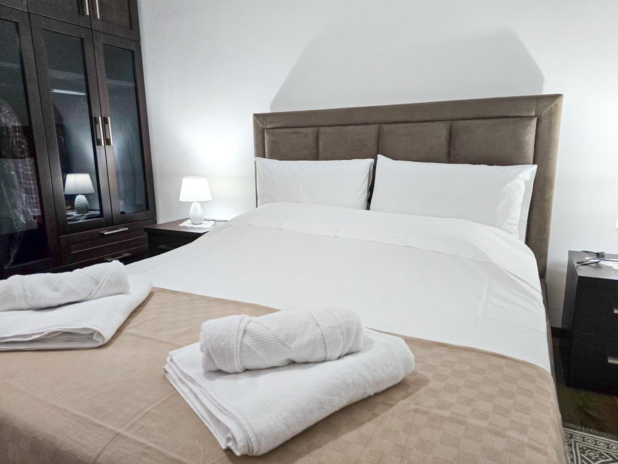 Lake Park 2Br Apartment Tirana Zewnętrze zdjęcie