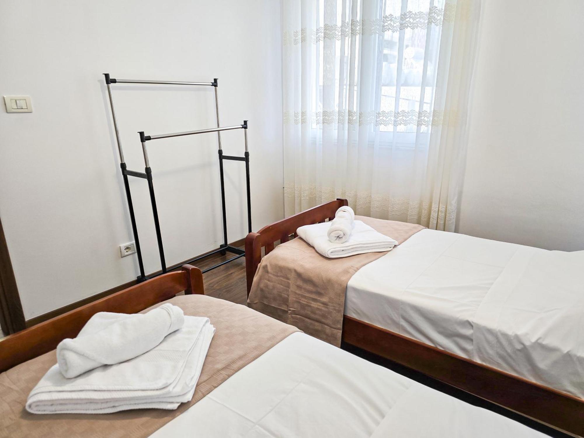 Lake Park 2Br Apartment Tirana Zewnętrze zdjęcie