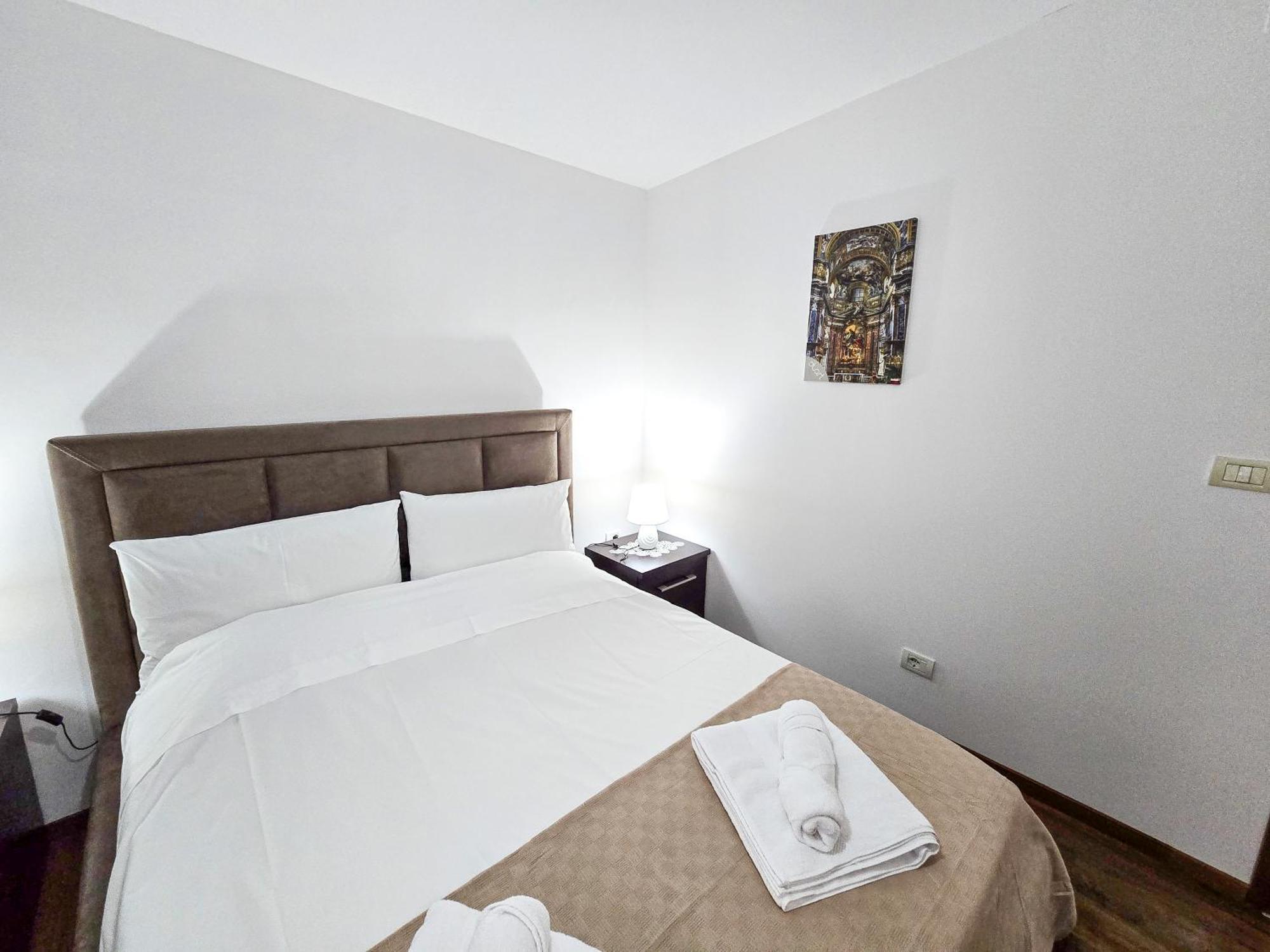 Lake Park 2Br Apartment Tirana Zewnętrze zdjęcie