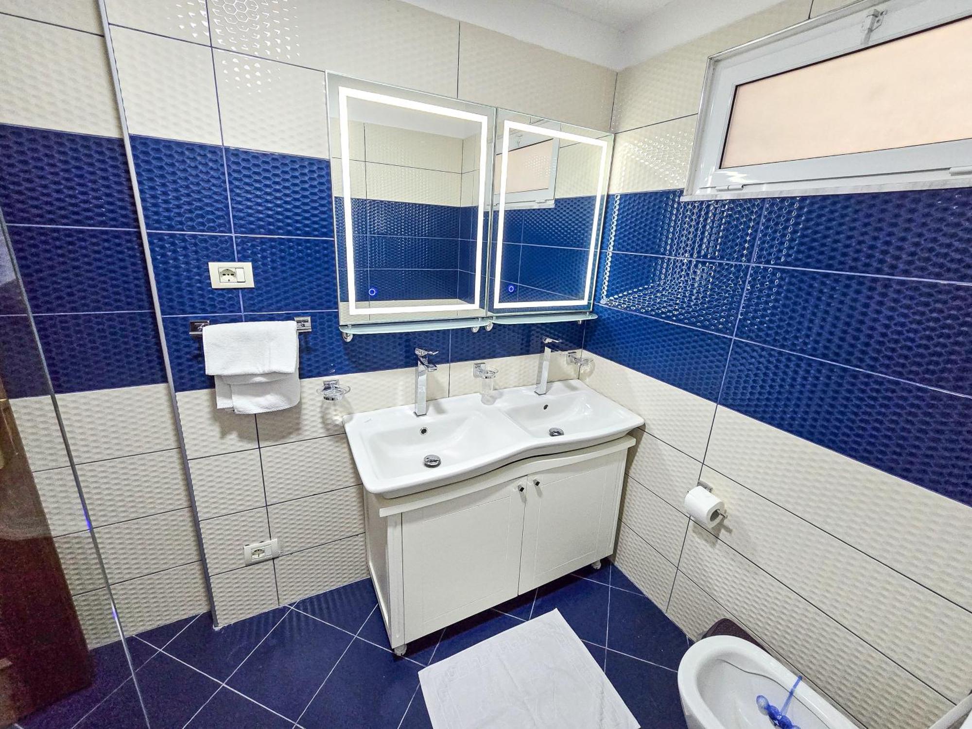 Lake Park 2Br Apartment Tirana Zewnętrze zdjęcie